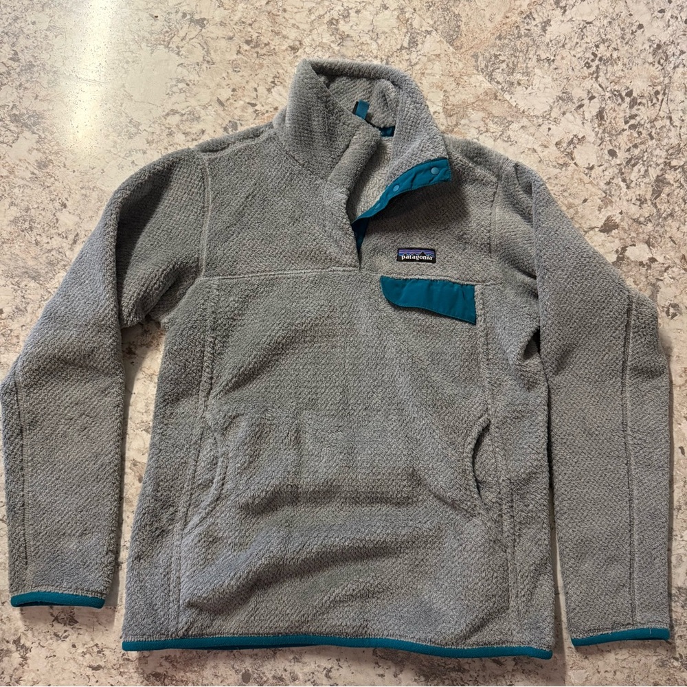 Patagonia Gray and Teal Zip-Up Woman’s Pullover